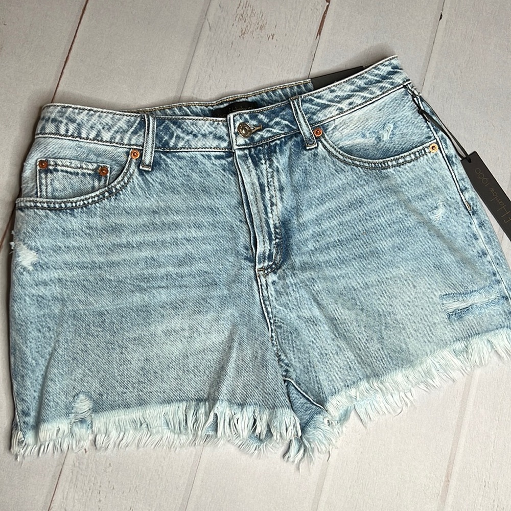 NWT - House of Harlow 1960 High Rise Mom Short - Size 28